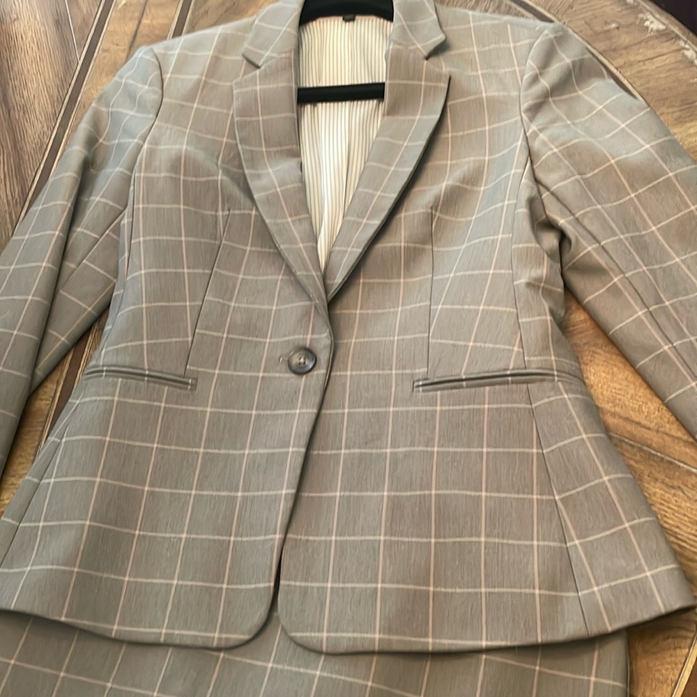 Gray light pink plaid work suit Dress For Success!